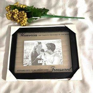 Black border 4" x 6" picture frame
